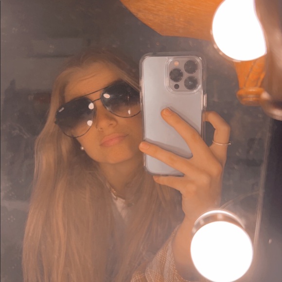 Meet your Posher, Charlsie - Picture 1 of 1